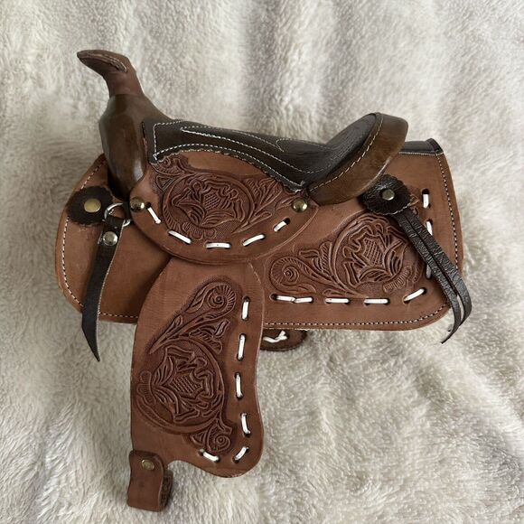 Realistic Tooled Miniature Small Leather Western Saddle 8” Long Doll Accessory - Picture 2 of 7